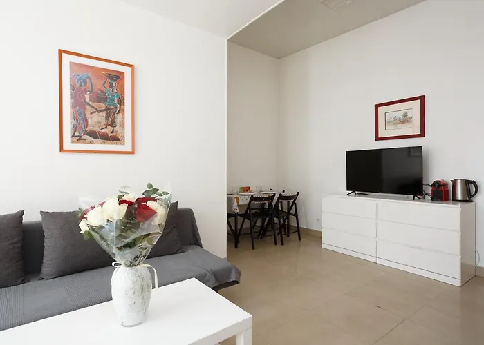 Apartment Centre F2